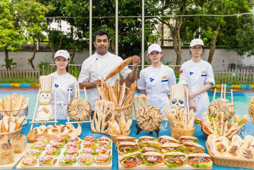 高中卷不动想摆烂？别躺平！来赣州新东方解锁一技之长，开启人生开挂模式！