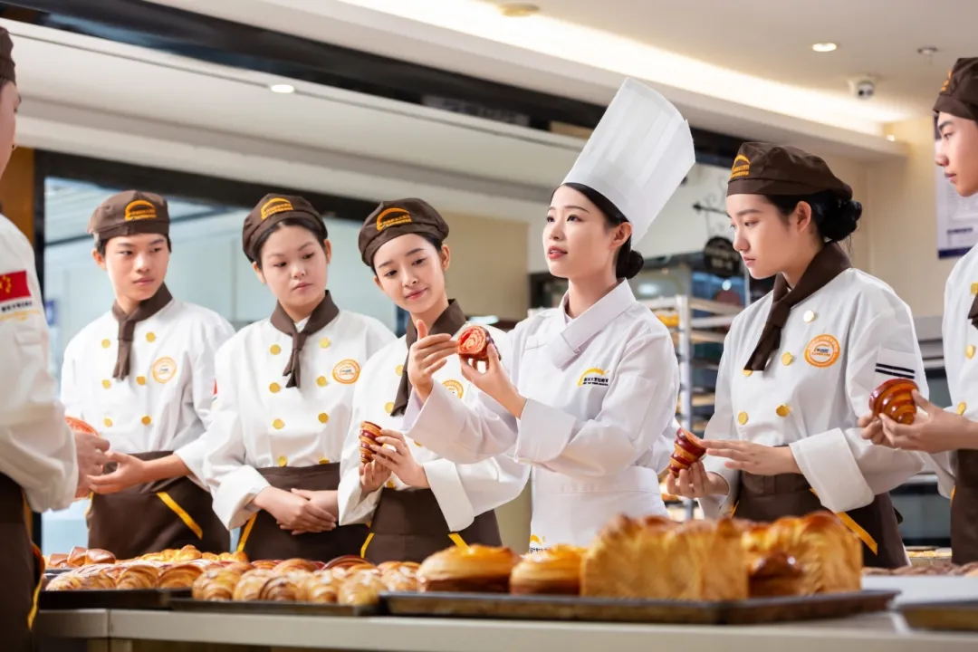 高中卷不动想摆烂？别躺平！来赣州新东方解锁一技之长，开启人生开挂模式！