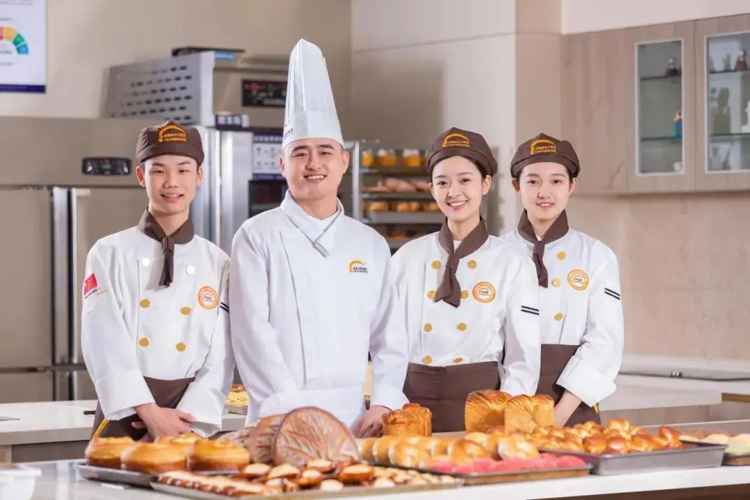 高中卷不动想摆烂？别躺平！来赣州新东方解锁一技之长，开启人生开挂模式！